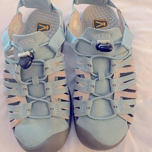Keen Womens Sandals size 7, worn twice. Retired style